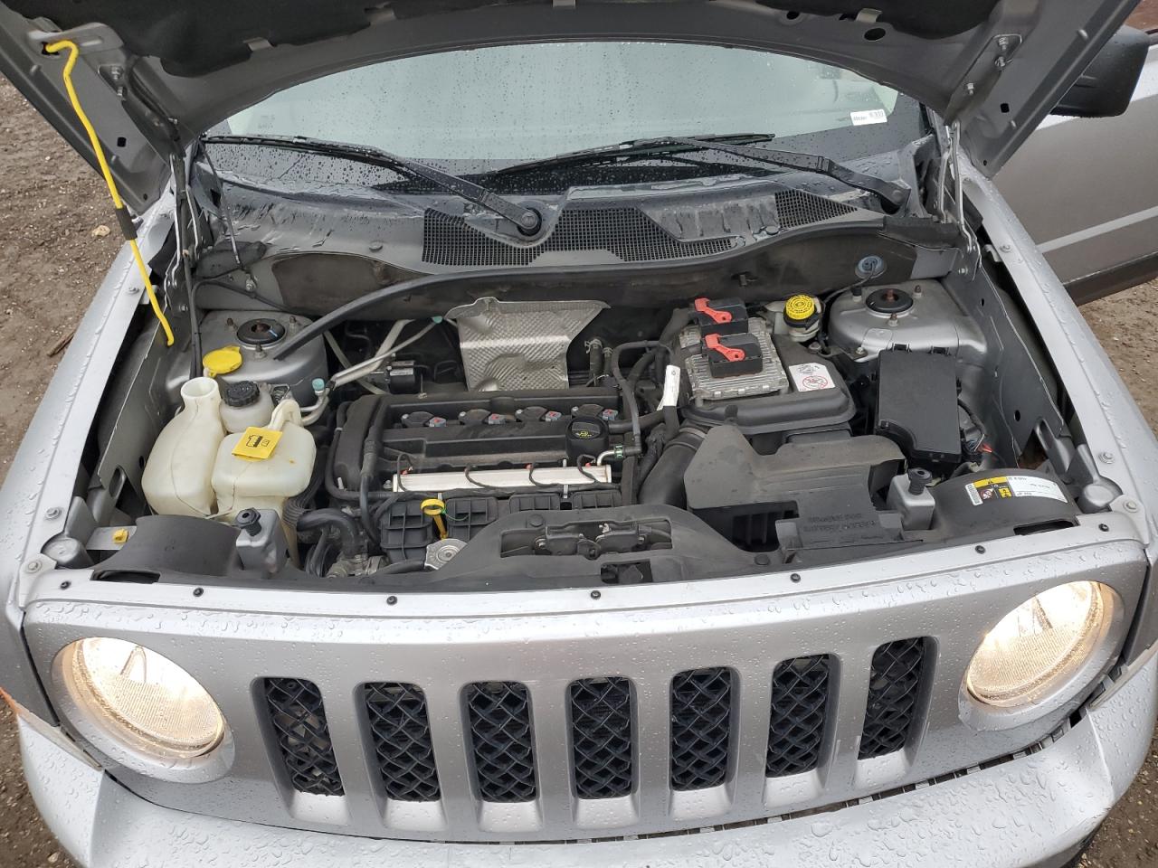 2017 Jeep Liberty (Patriot) - Image 12