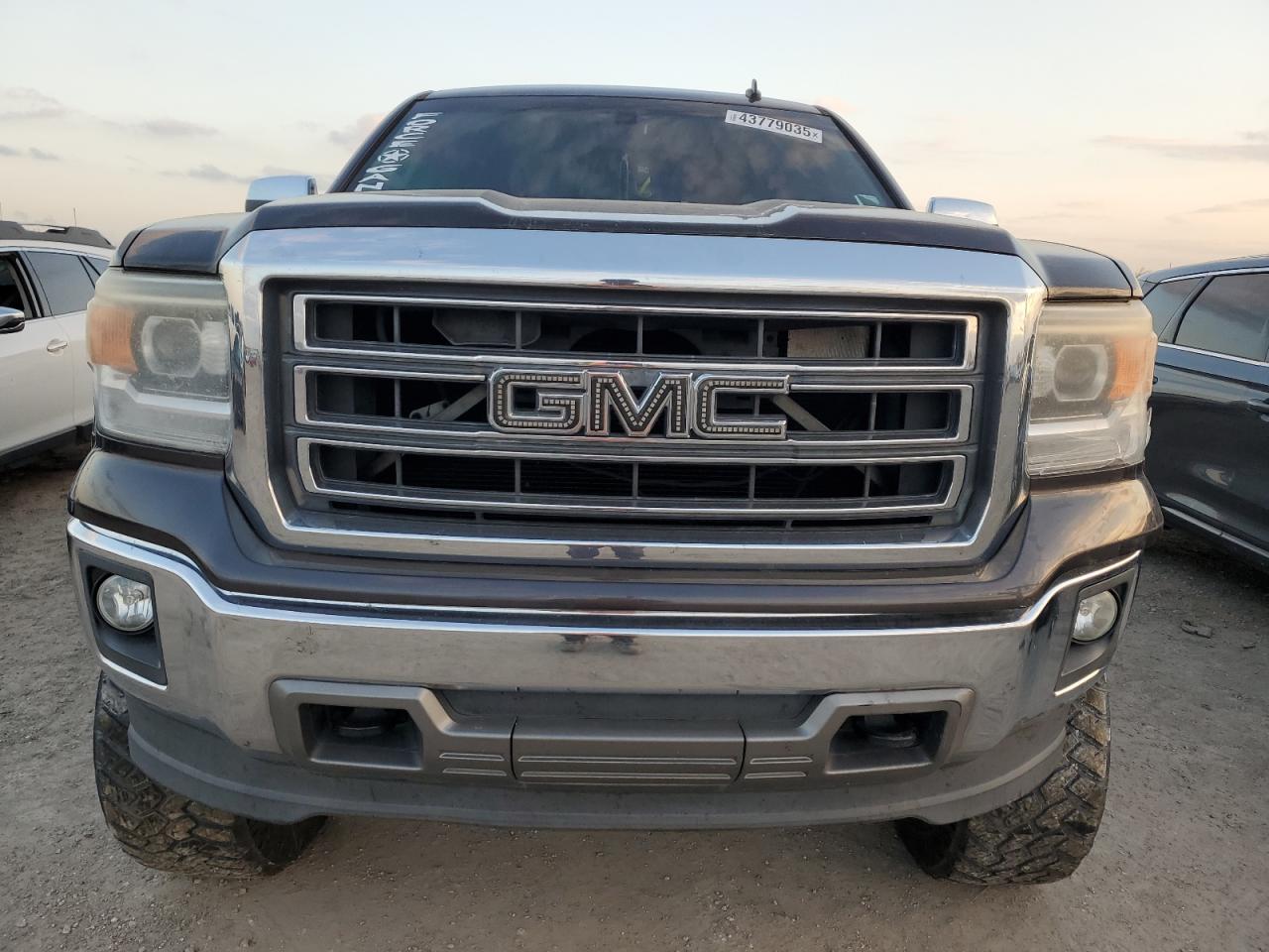 2014 GMC Sierra - Image 5