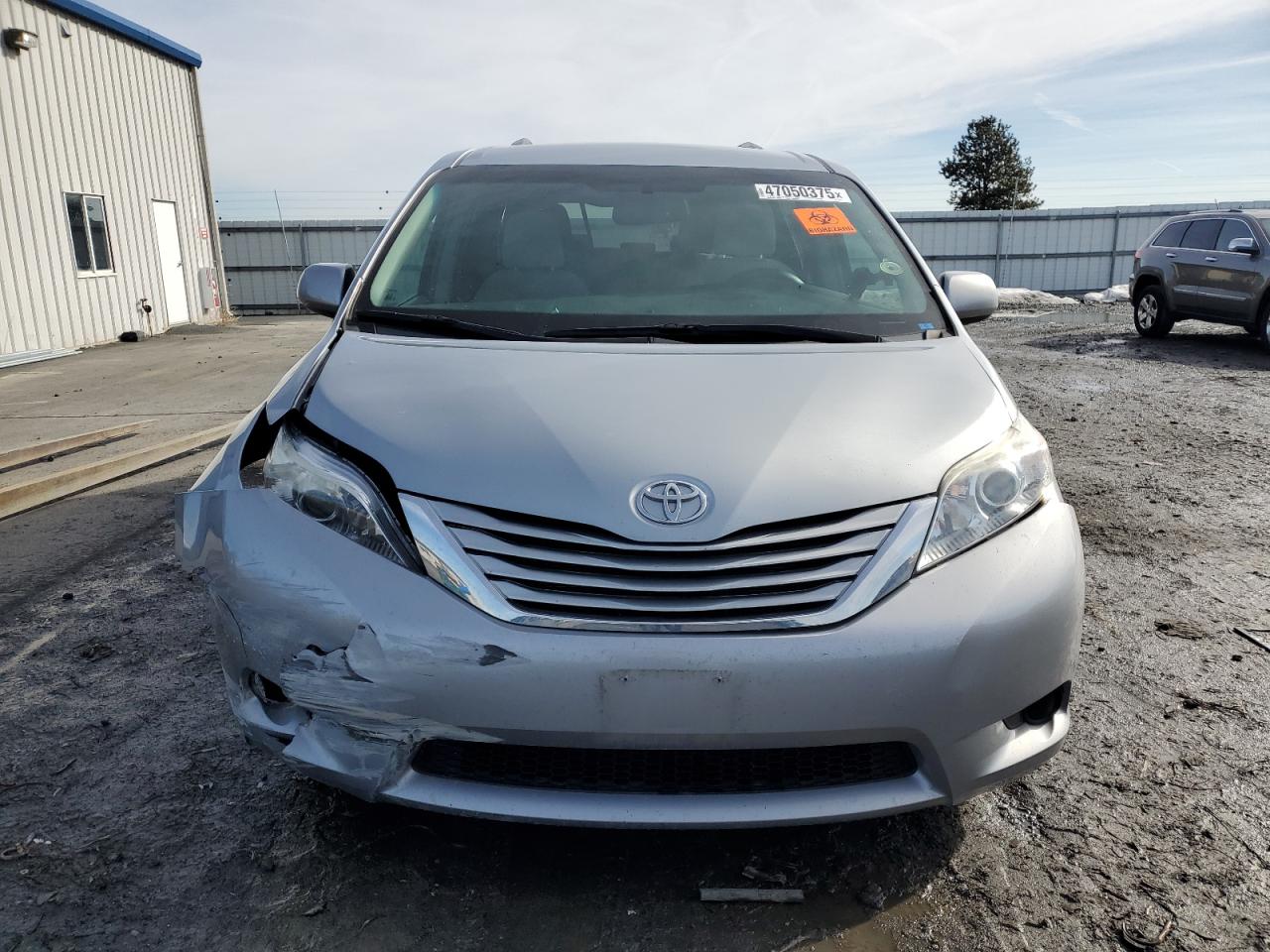 2015 Toyota Sienna - Image 5