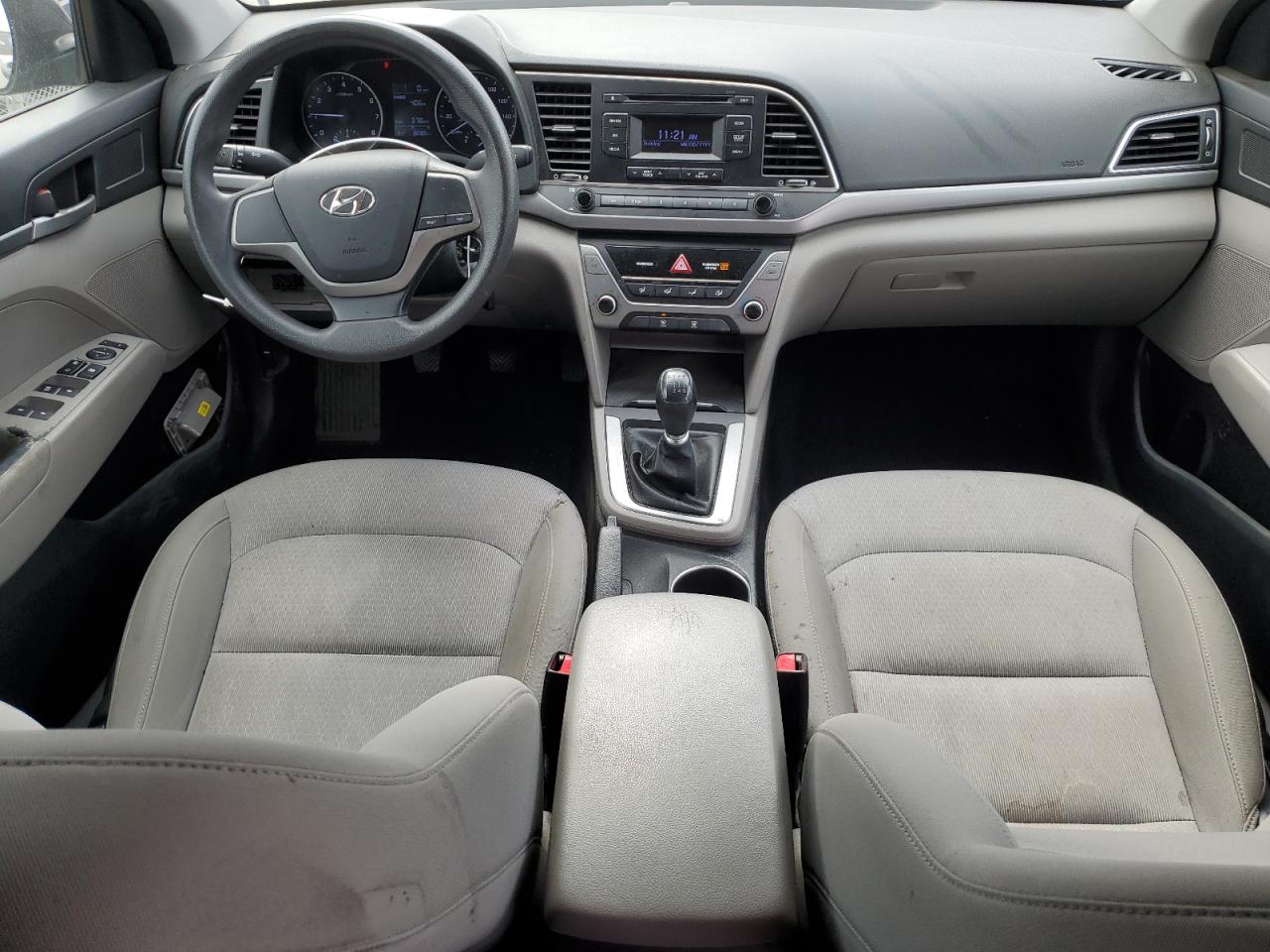 2017 Hyundai Elantra - Image 8