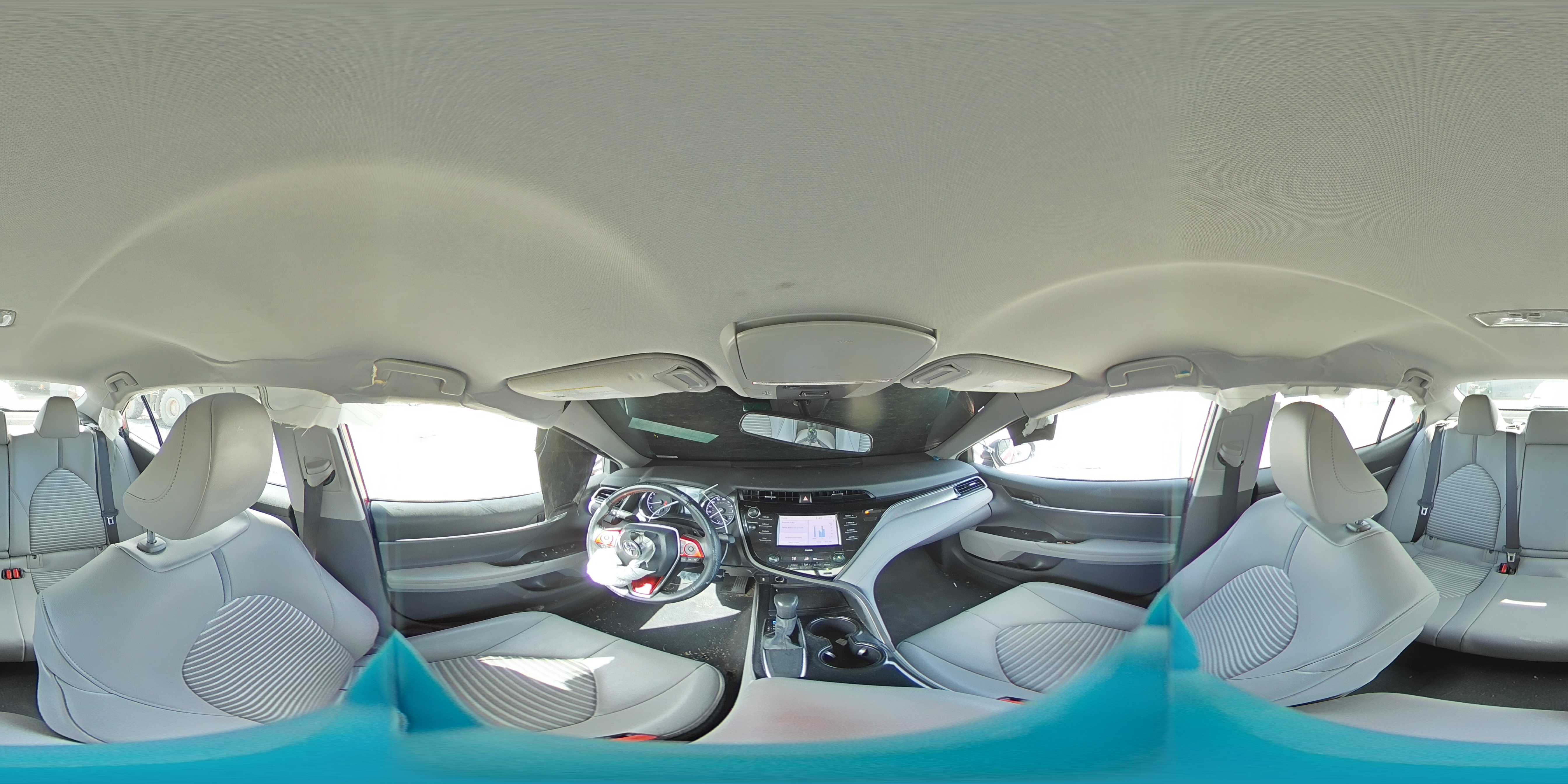 2020 Toyota Camry - Image 13
