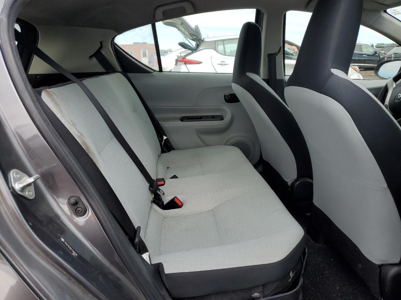 2013 Toyota Prius - Image 10