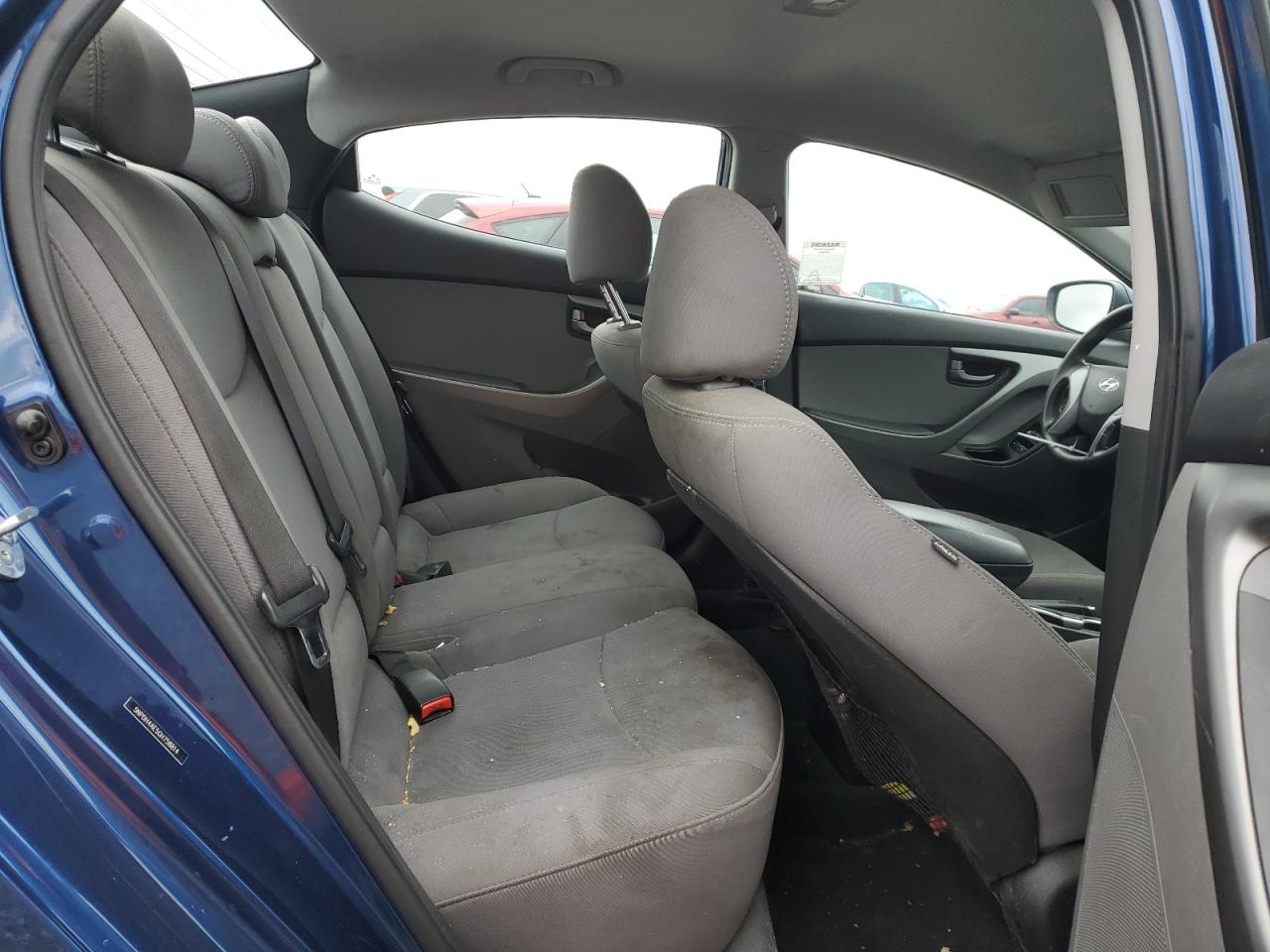 2016 Hyundai Elantra - Image 10
