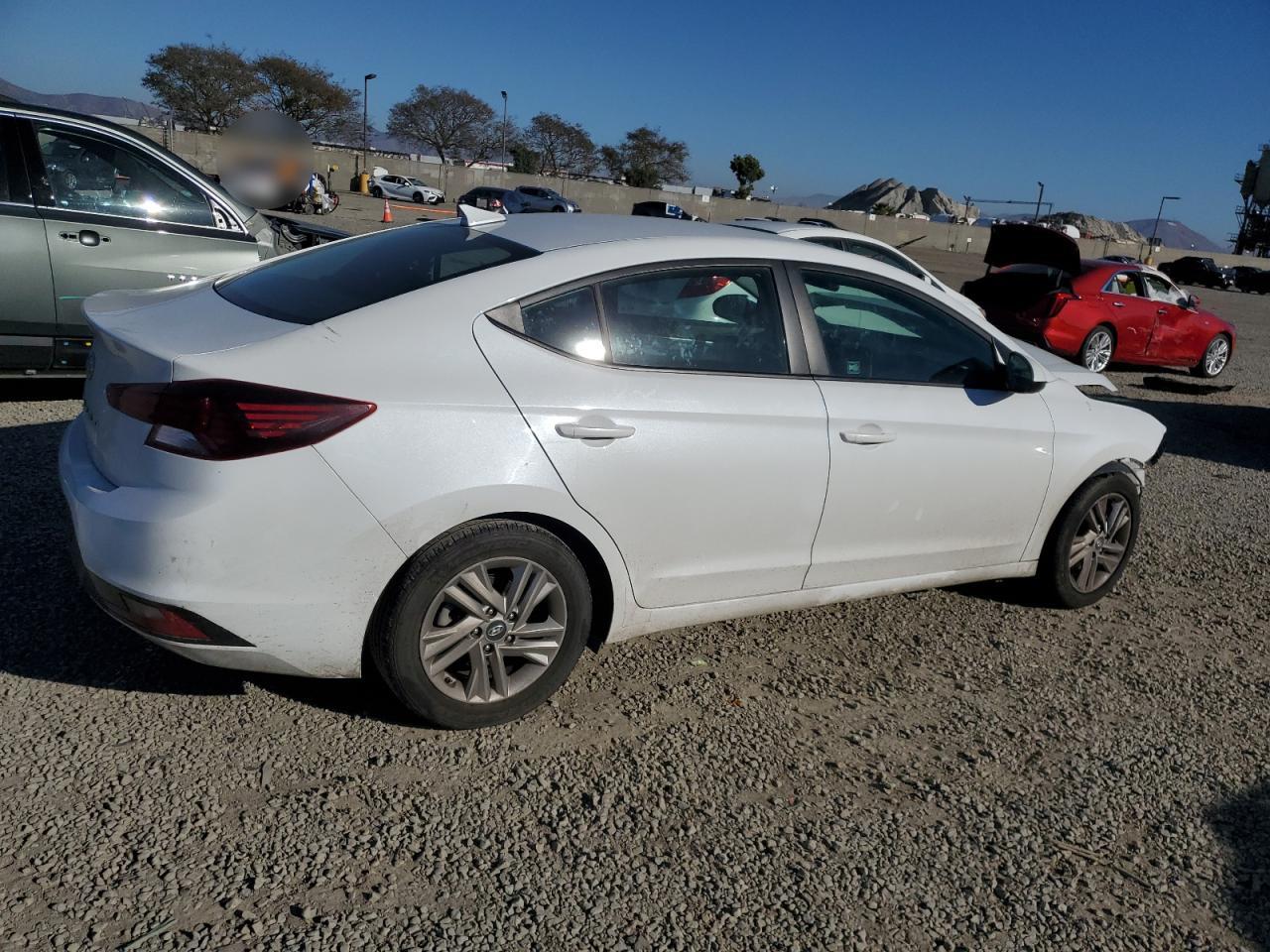 2020 Hyundai Elantra - Image 3