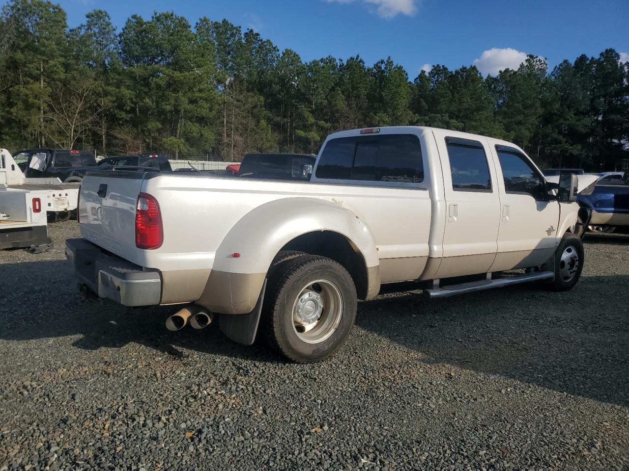 2011 Ford F350 - Image 3