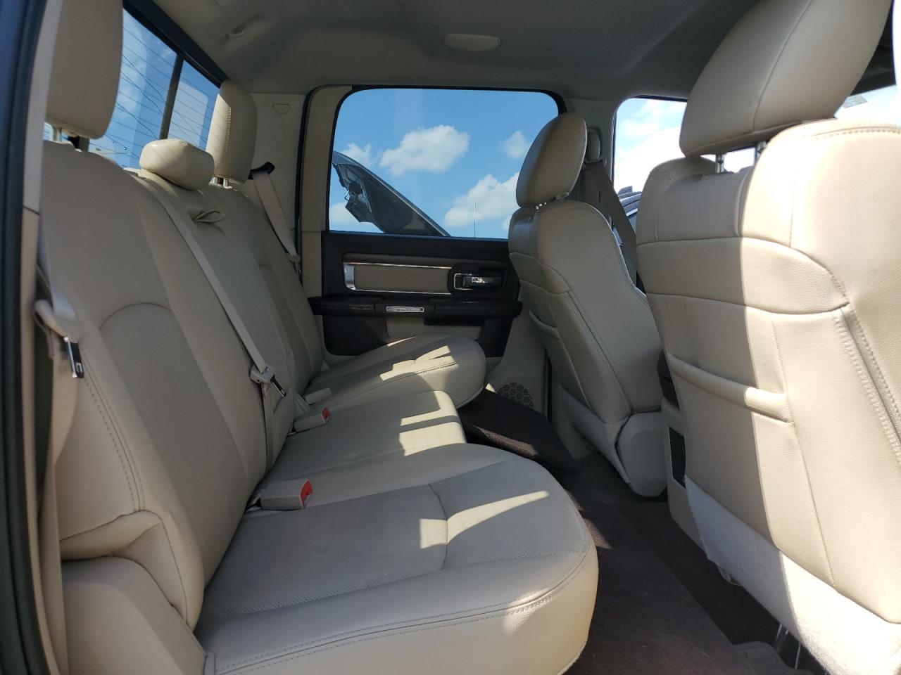 2015 RAM 1500 - Image 10
