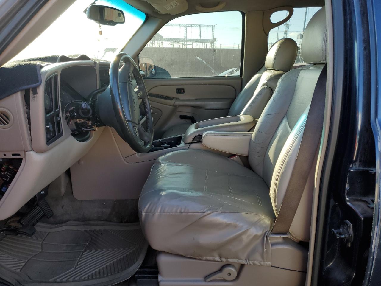 2004 GMC Yukon - Image 7