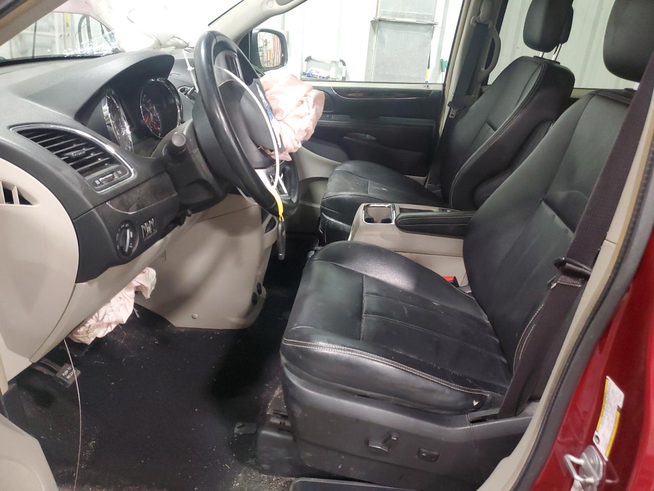 2013 Chrysler Town & Country - Image 7
