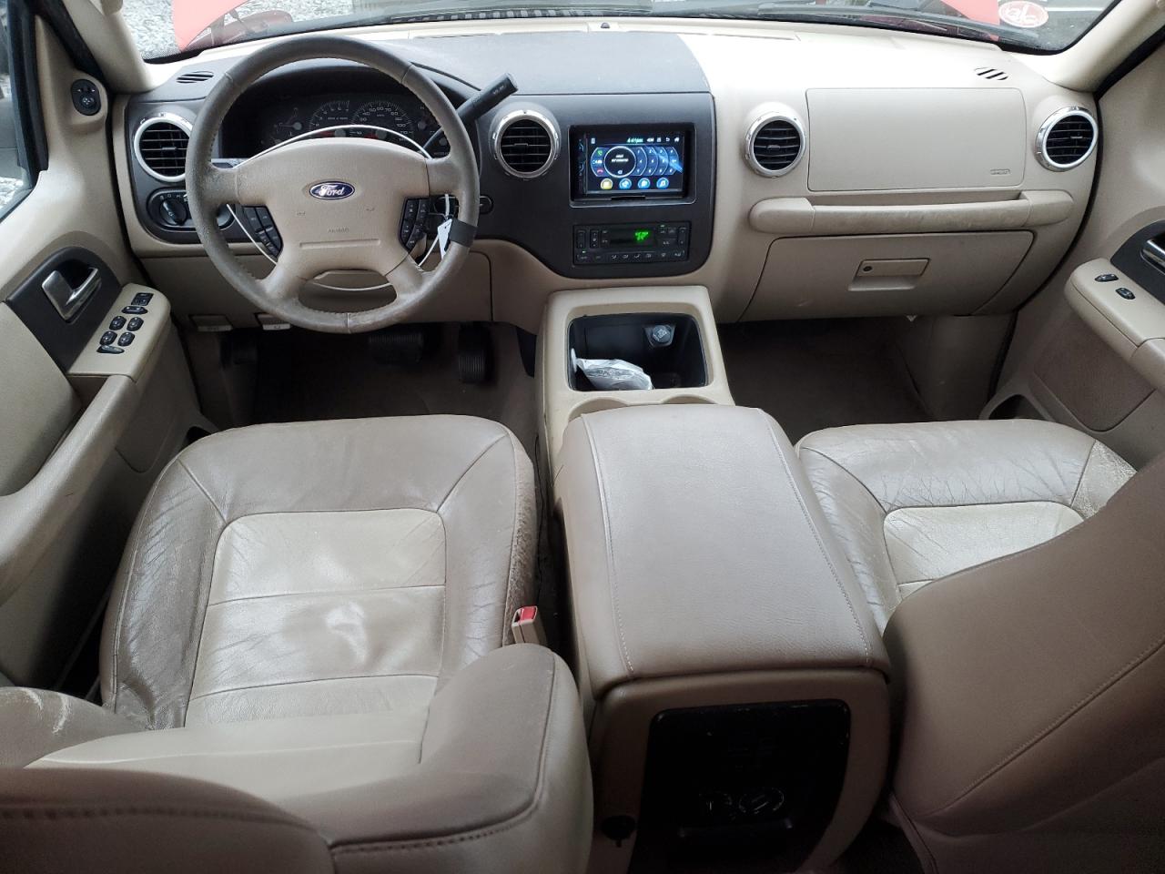 2004 Ford Expedition - Image 8