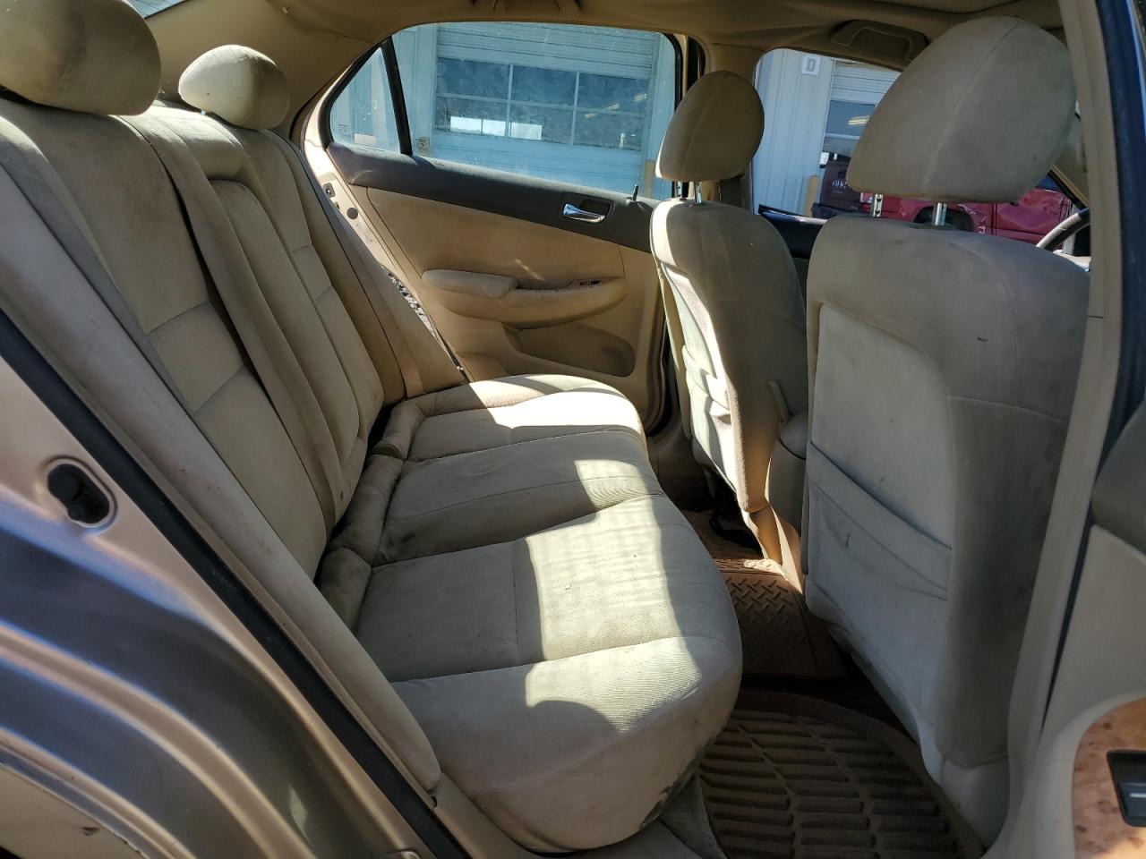2004 Honda Accord - Image 10