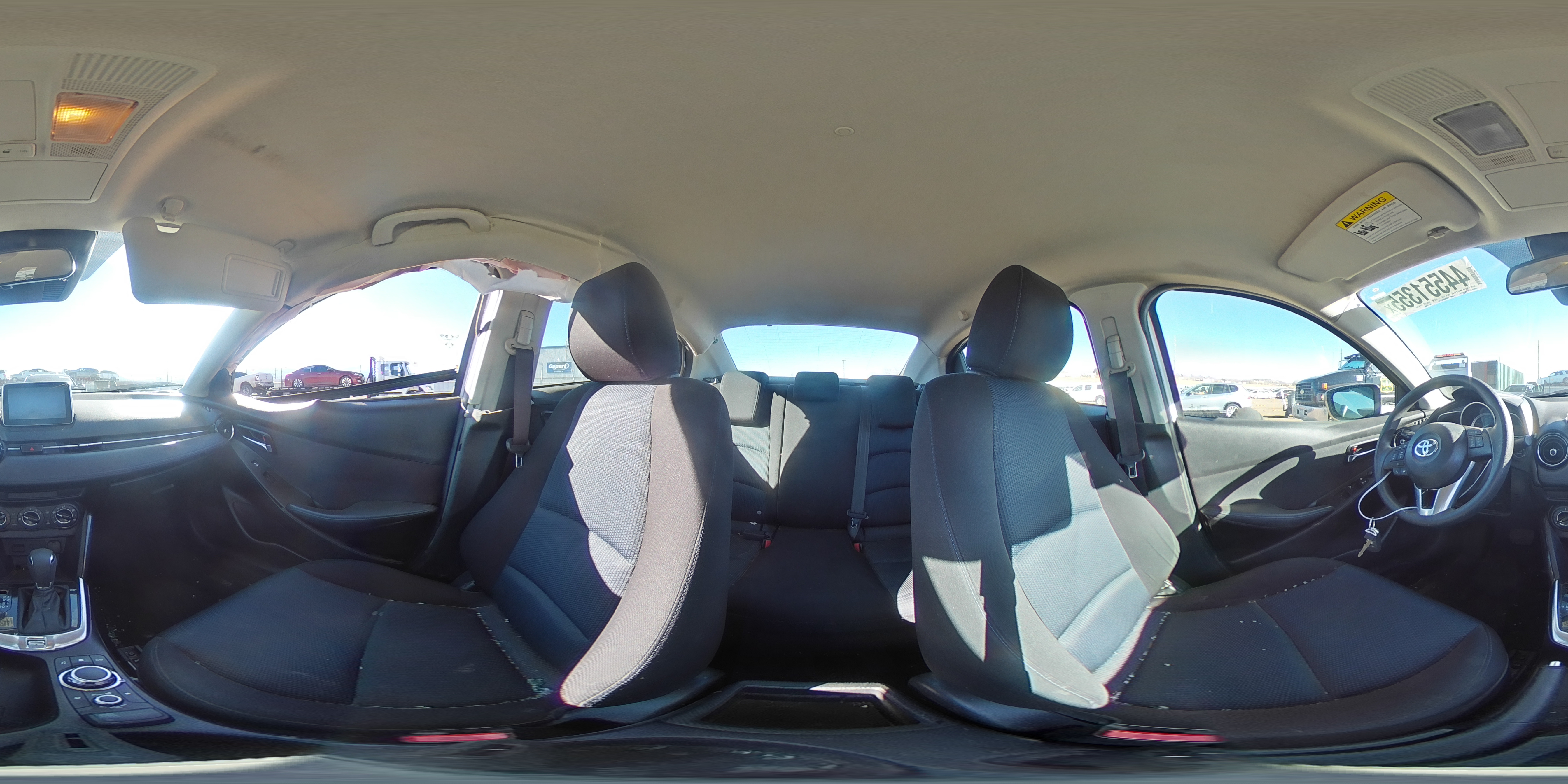 2017 Toyota Yaris - Image 13