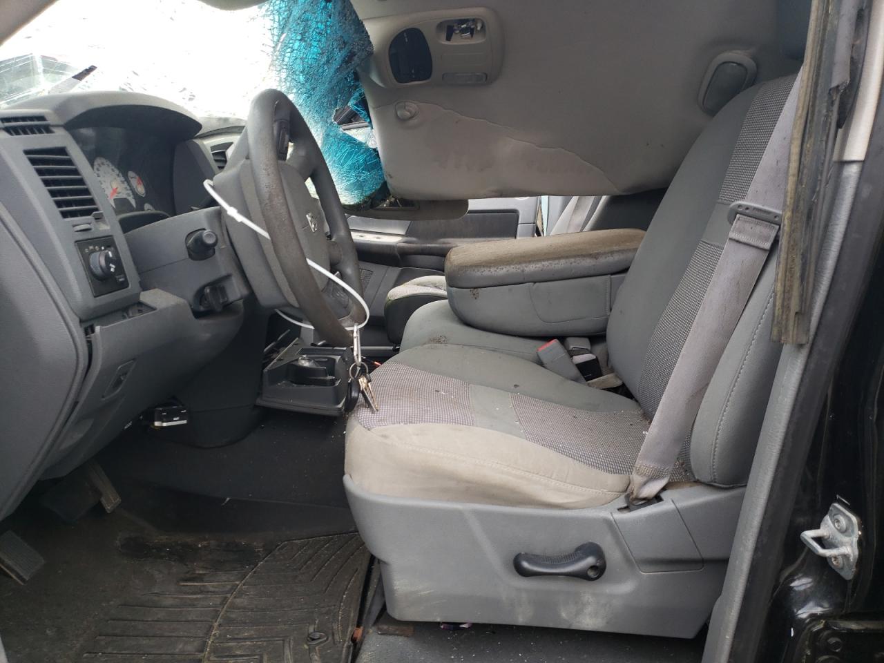 2007 Dodge RAM - Image 7