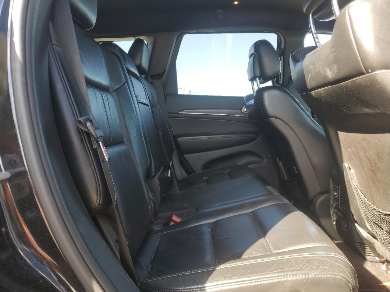 2016 Jeep Grand Cherokee - Image 11