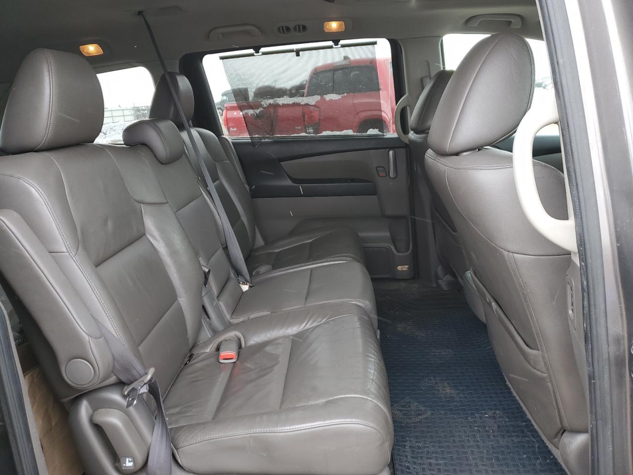 2012 Honda Odyssey - Image 11