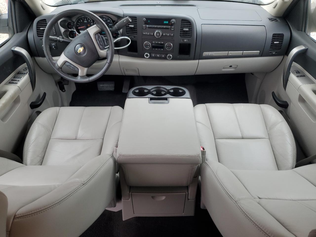 2011 Chevrolet Silverado - Image 8