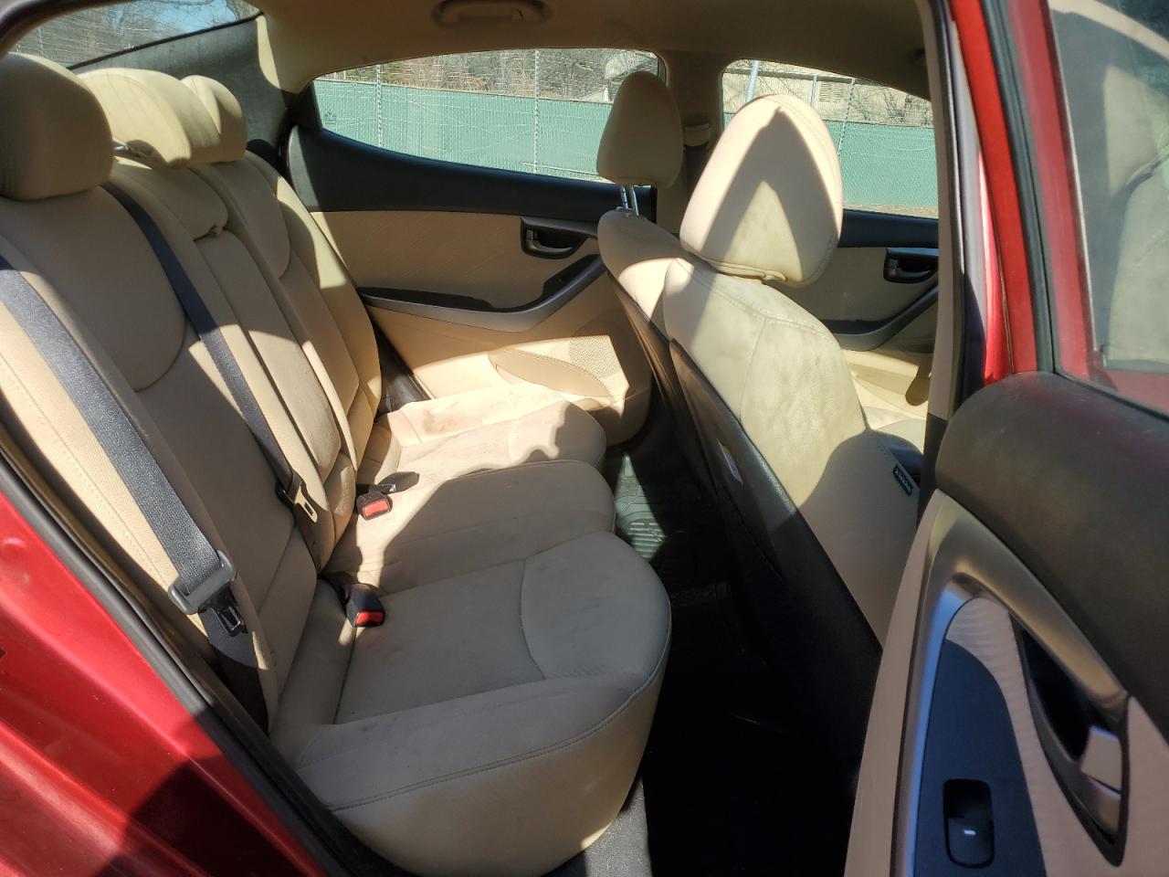 2013 Hyundai Elantra - Image 10