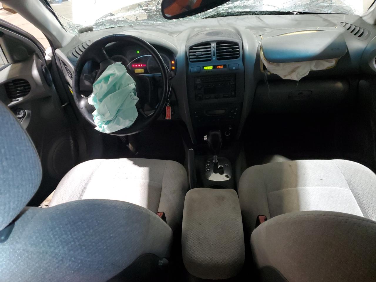 2005 Hyundai Santa Fe - Image 8