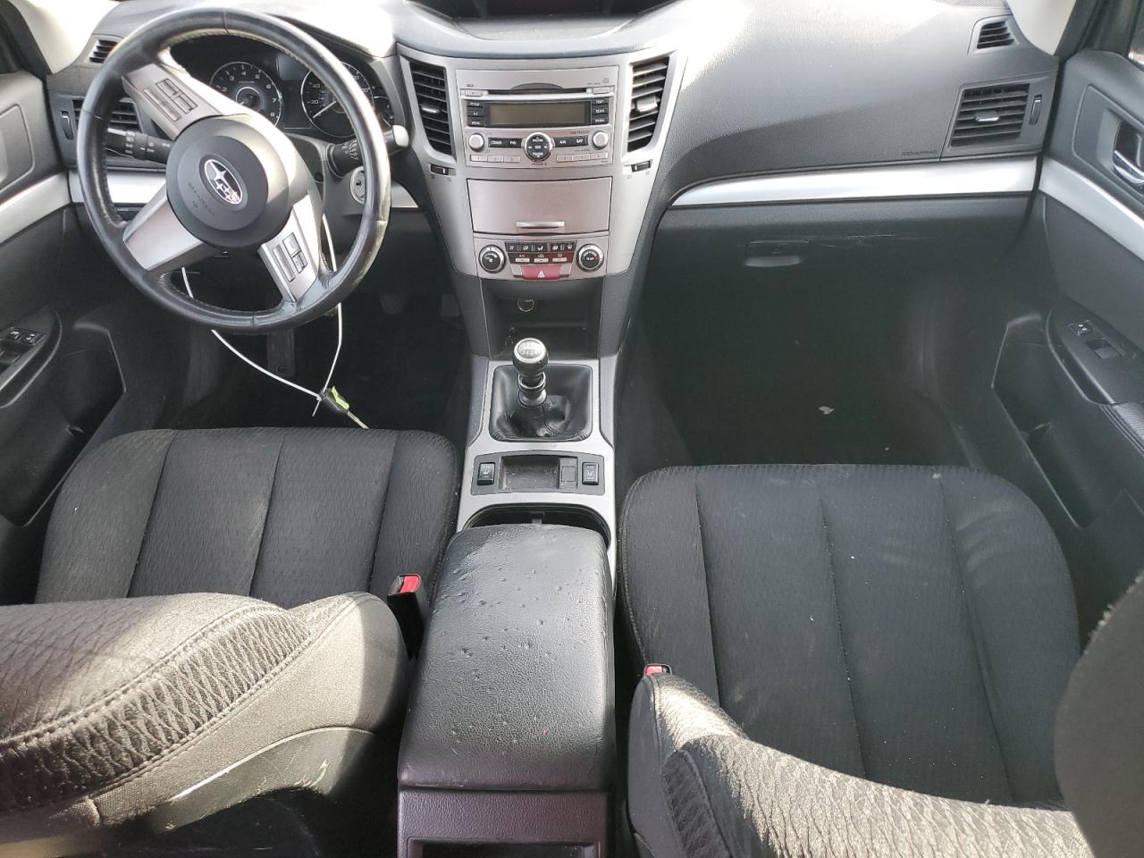 2010 Subaru Outback - Image 8
