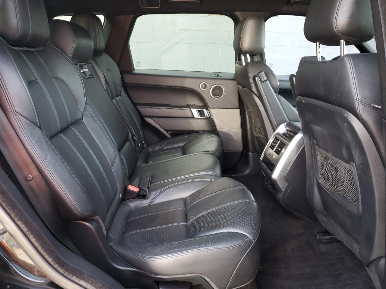 2016 Land Rover Range Rover - Image 11