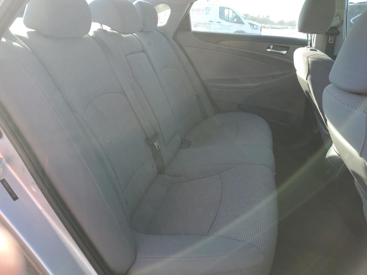 2013 Hyundai Sonata - Image 10