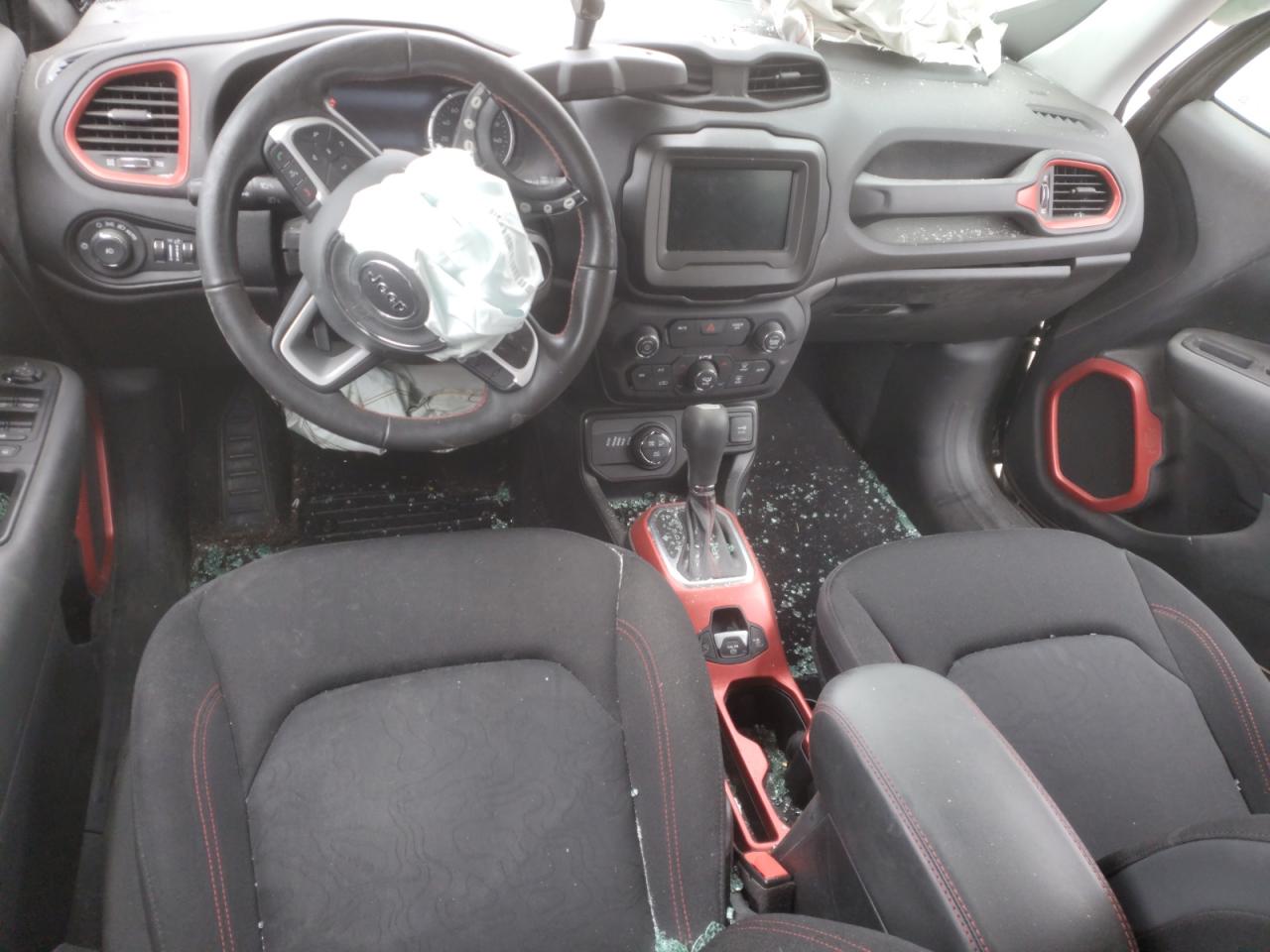 2020 Jeep Renegade - Image 8