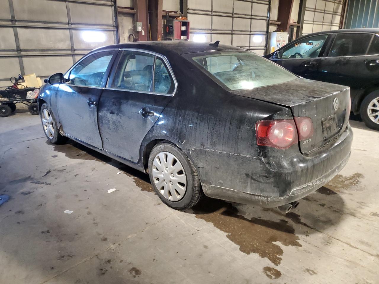 2009 Volkswagen Jetta - Image 2