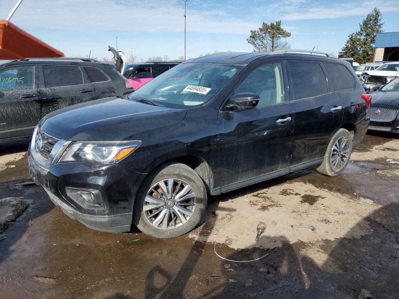 2018 Nissan Pathfinder - Image 1