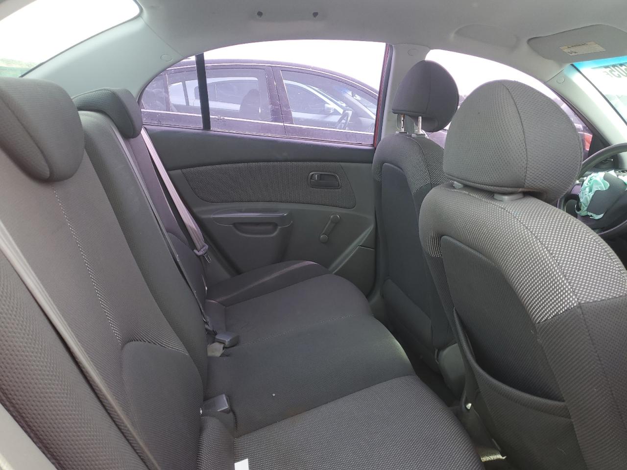 2006 Kia Rio - Image 11