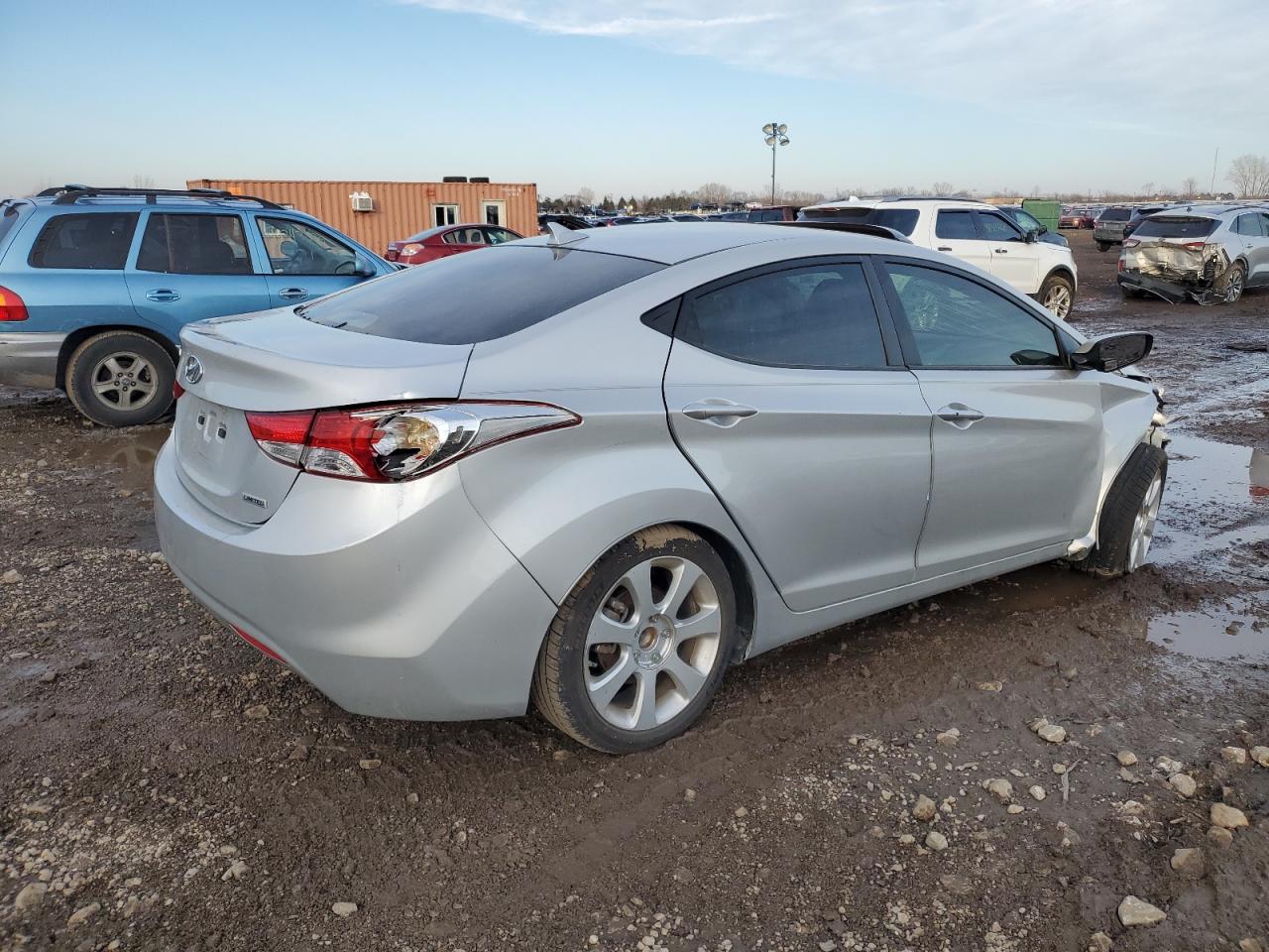 2013 Hyundai Elantra - Image 3