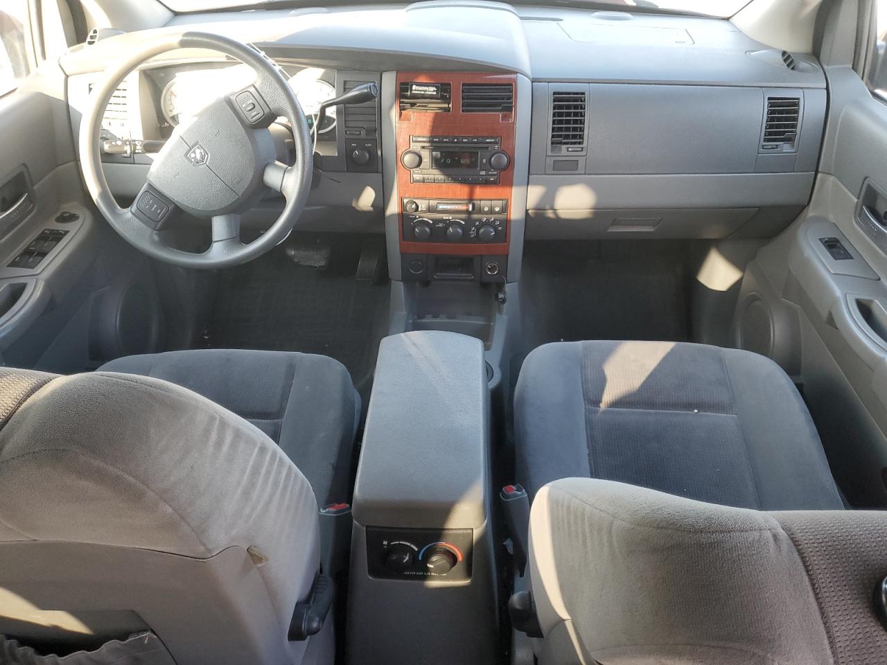 2004 Dodge Durango - Image 8