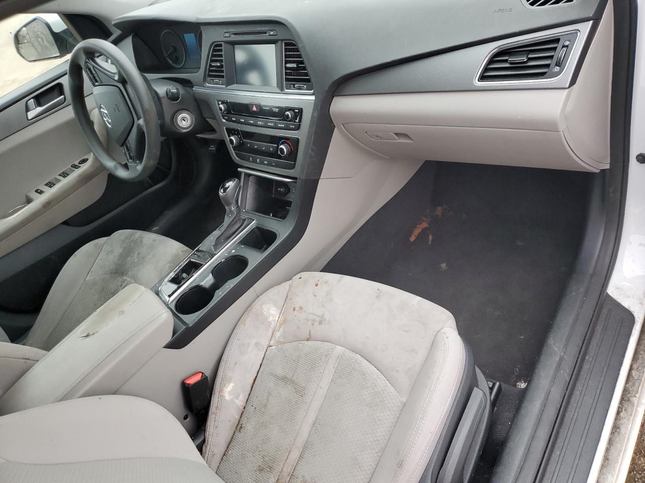 2016 Hyundai Sonata - Image 8