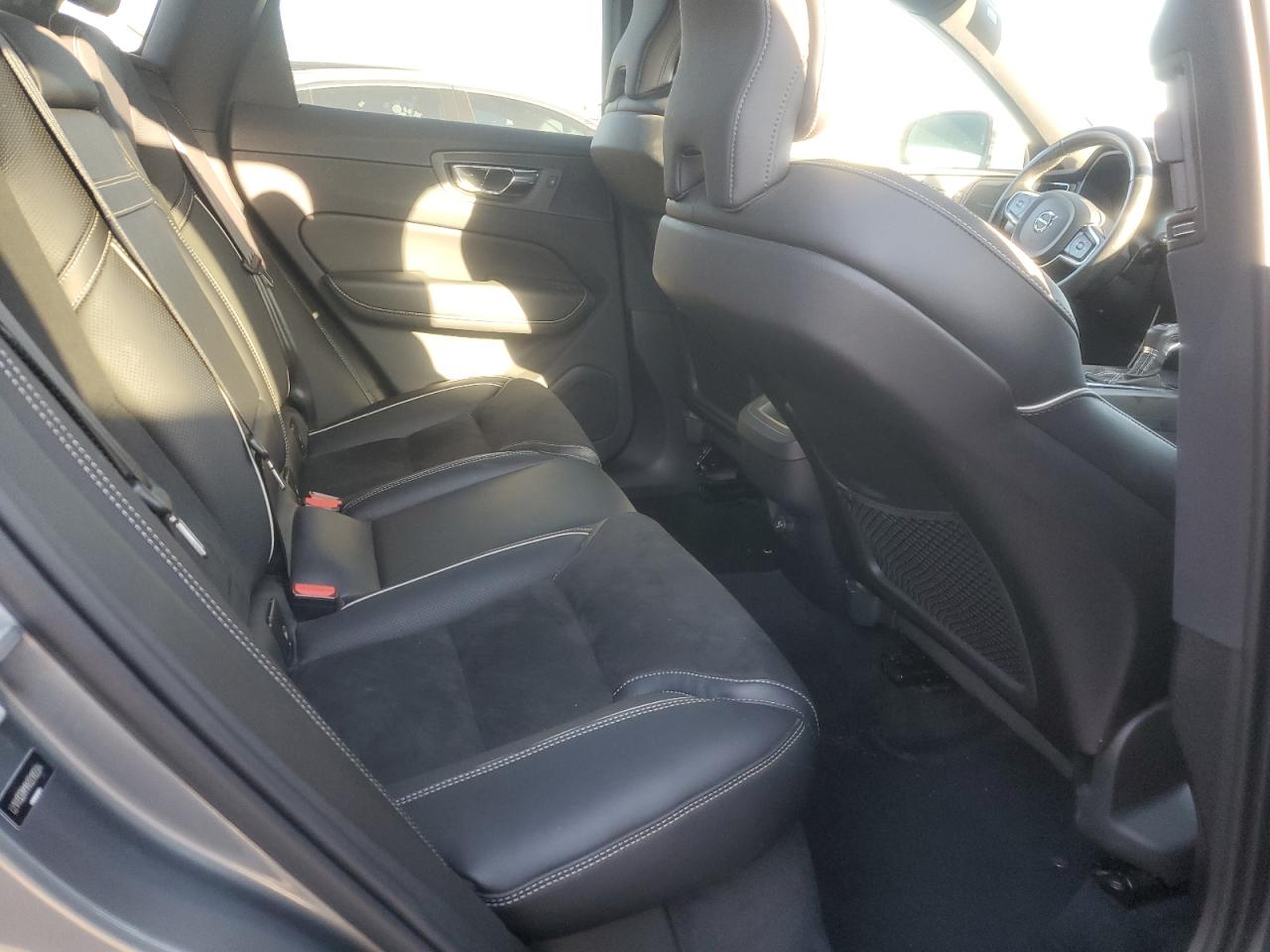 2019 Volvo XC60 - Image 11