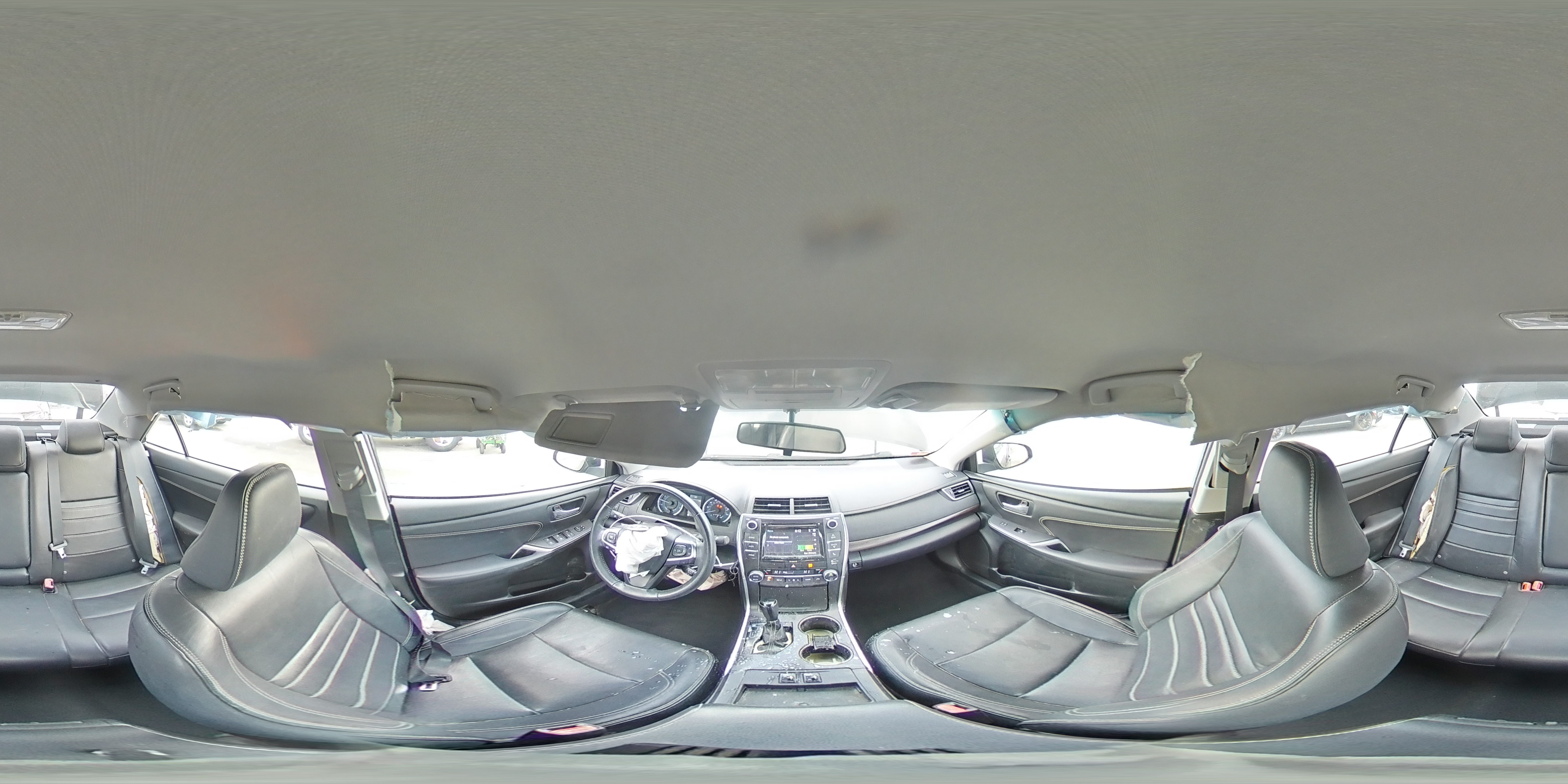 2016 Toyota Camry - Image 12
