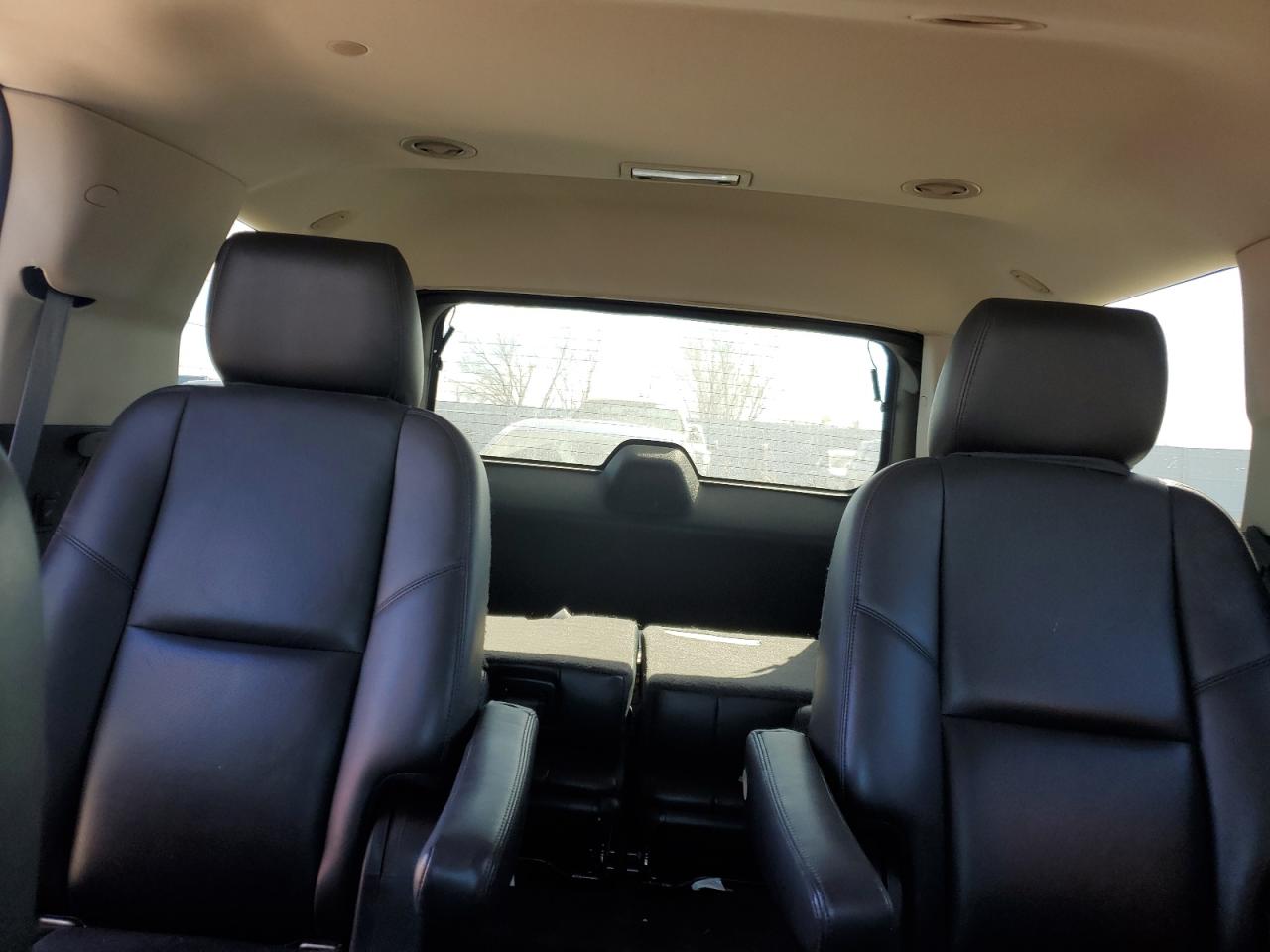 2013 GMC Yukon - Image 10