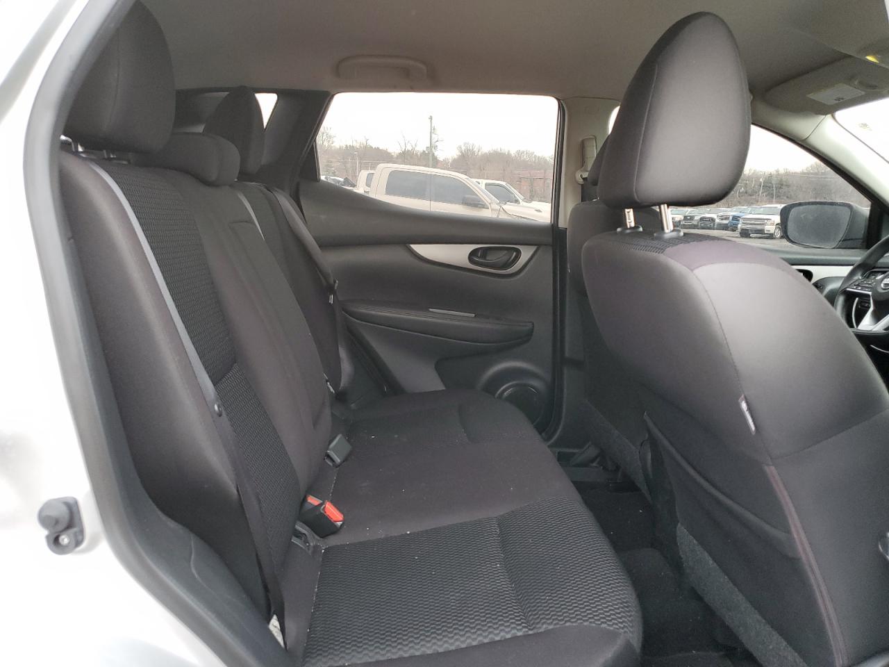 2017 Nissan Rogue - Image 11