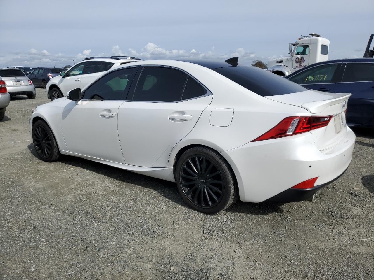 2015 Lexus IS - Image 2