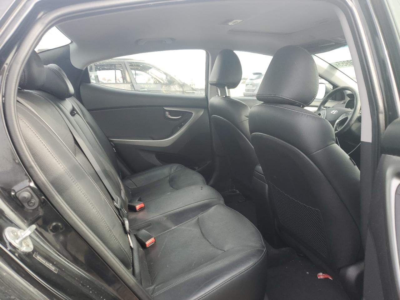 2012 Hyundai Elantra - Image 10