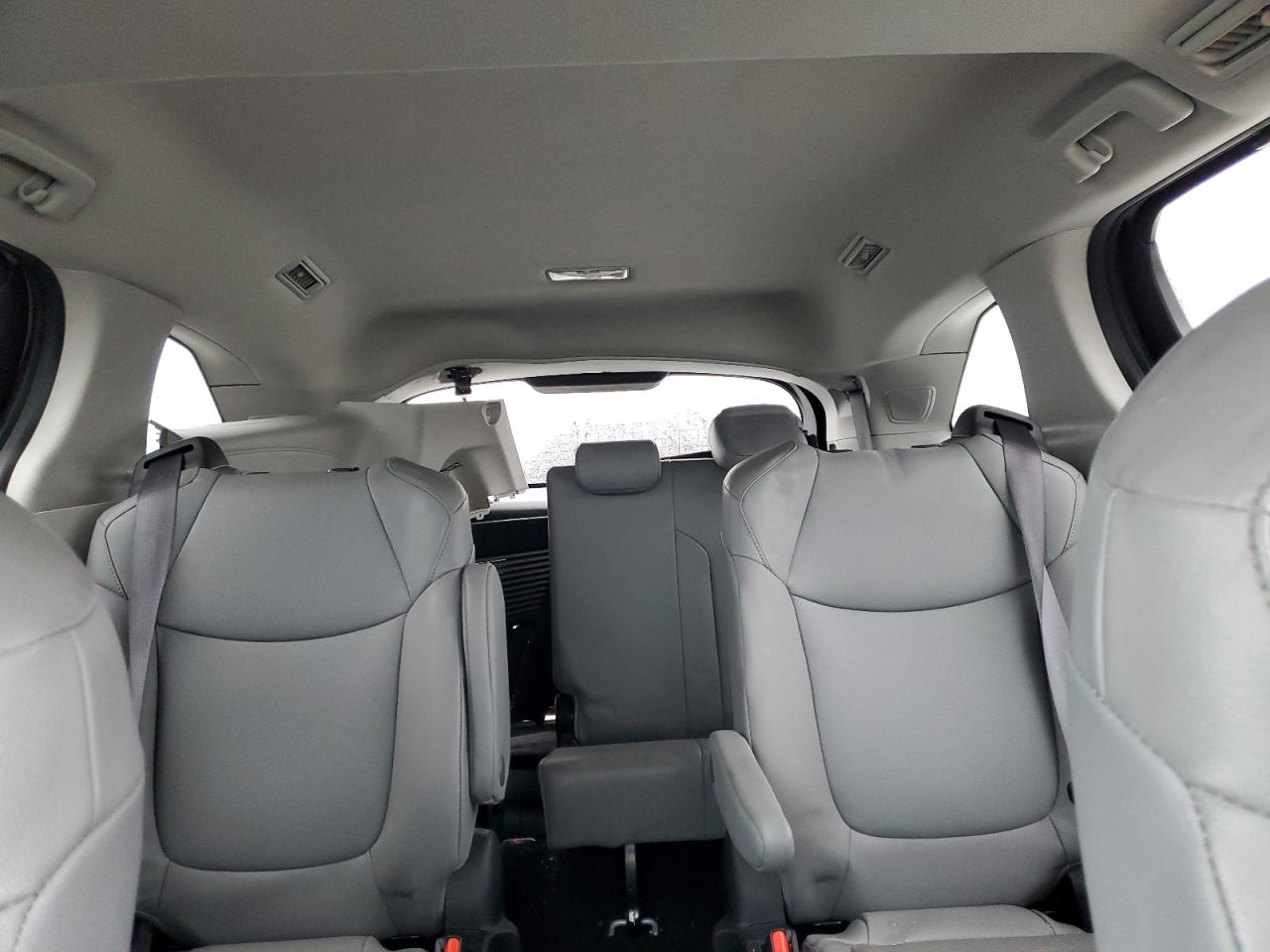 2022 Toyota Sienna - Image 10