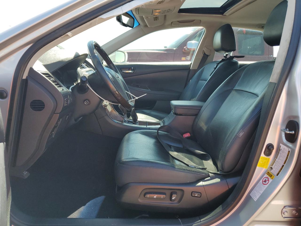 2011 Lexus ES - Image 7