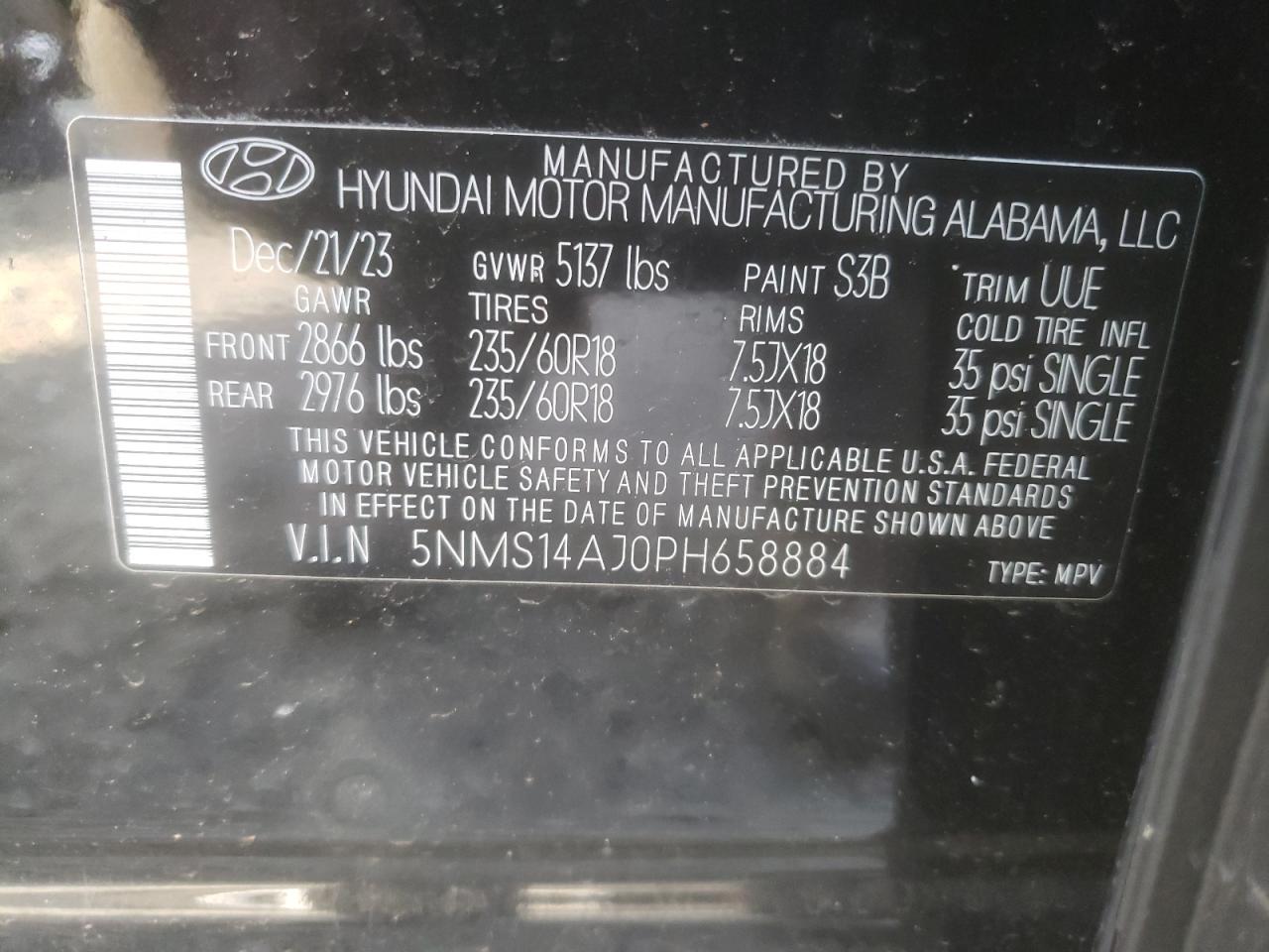 2023 Hyundai Santa Fe - Image 13