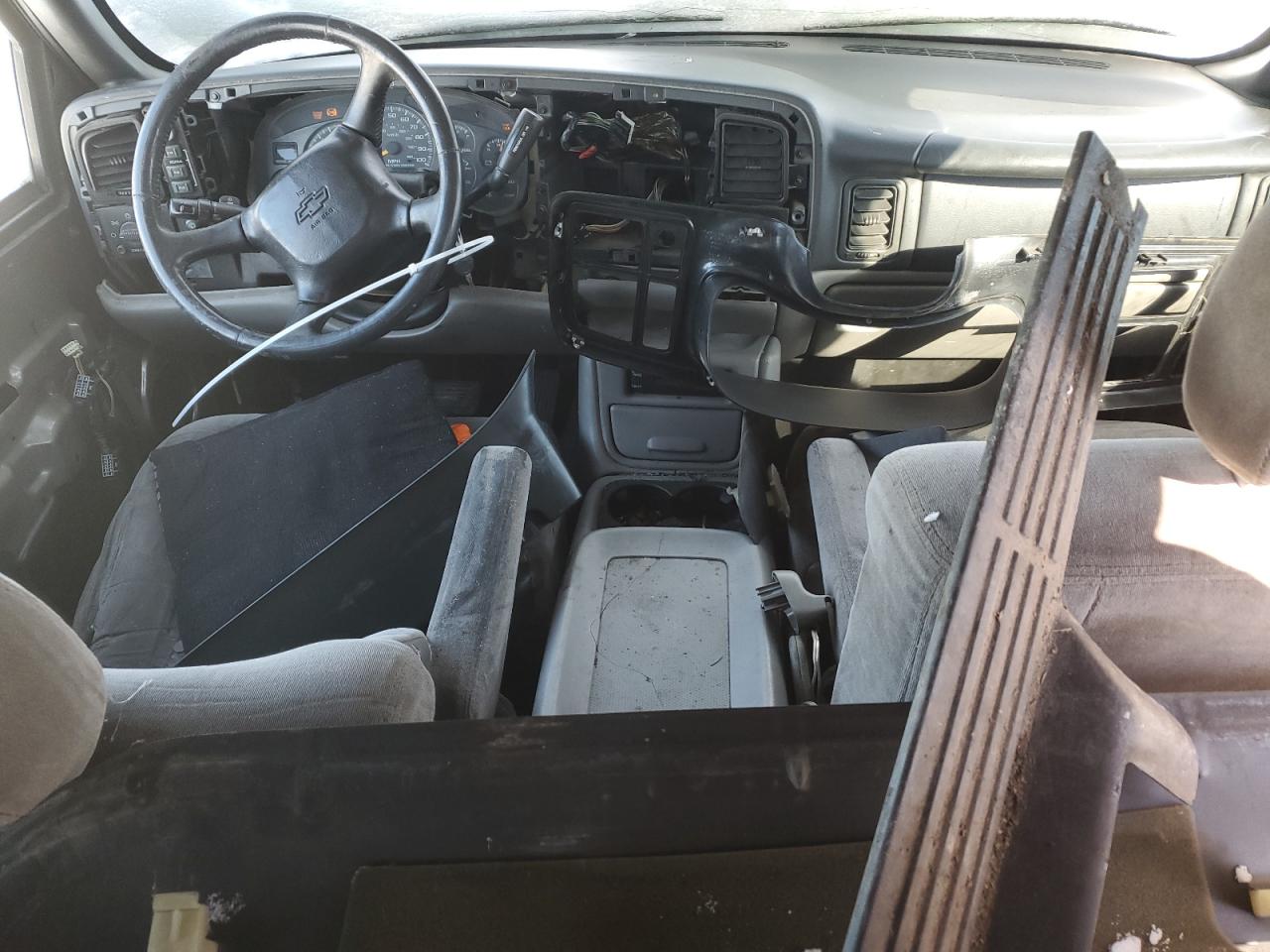 2001 Chevrolet Tahoe - Image 8