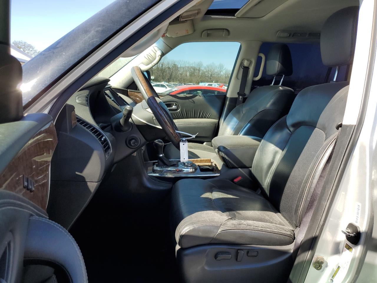2017 Infiniti QX80 - Image 7
