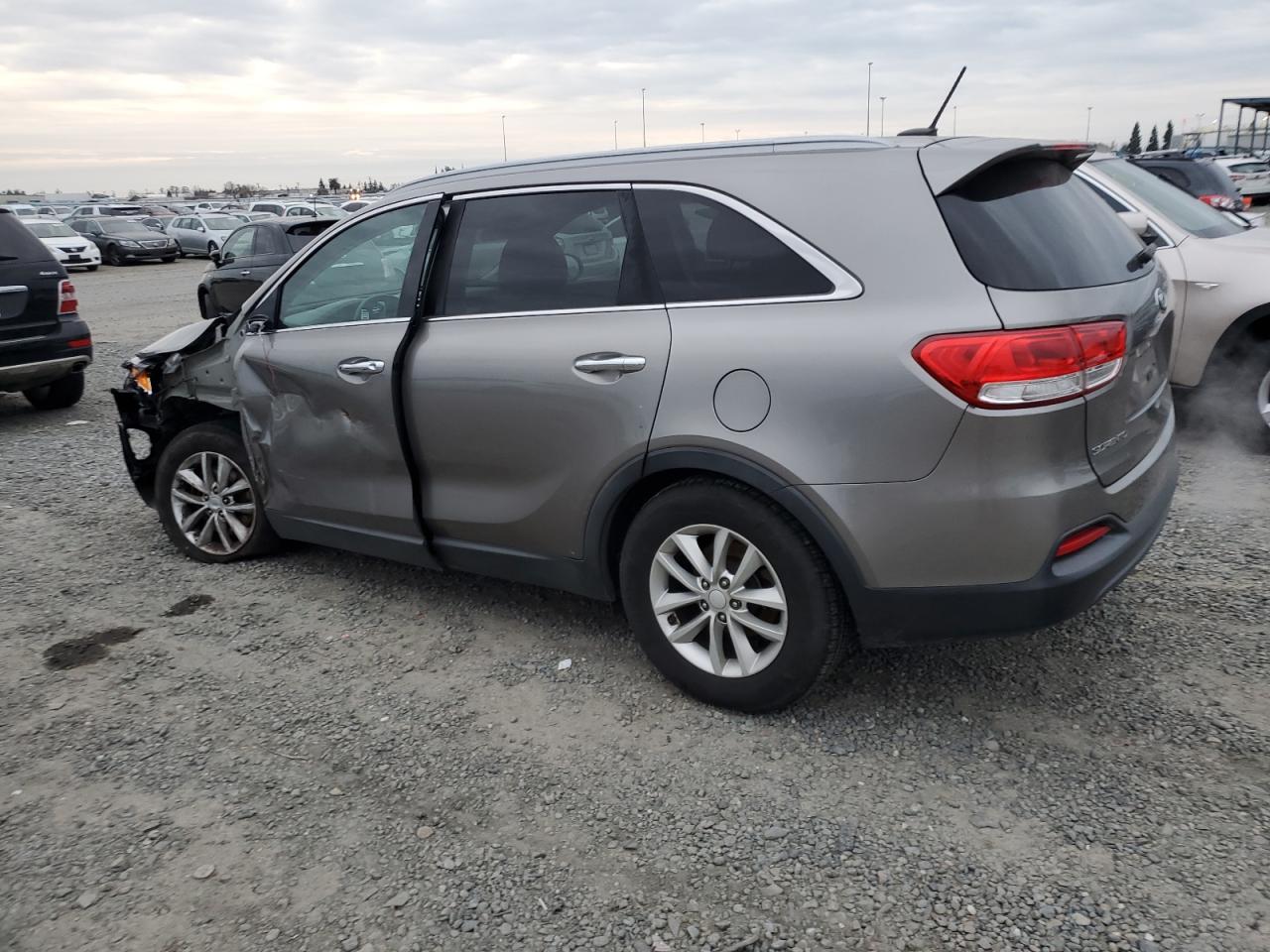 2017 Kia Sorento - Image 2