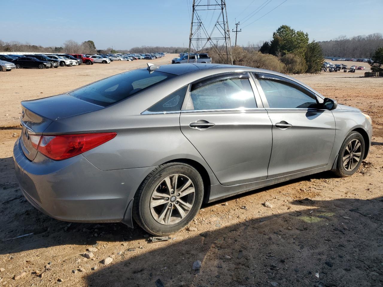 2013 Hyundai Sonata - Image 3