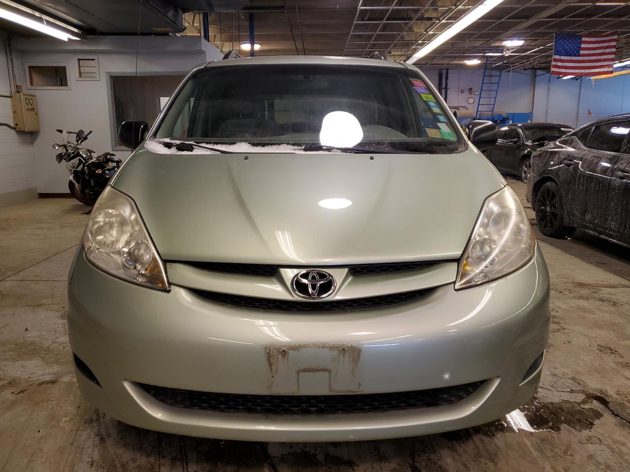 2008 Toyota Sienna - Image 5