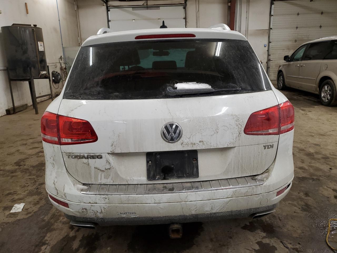 2014 Volkswagen Touareg - Image 6