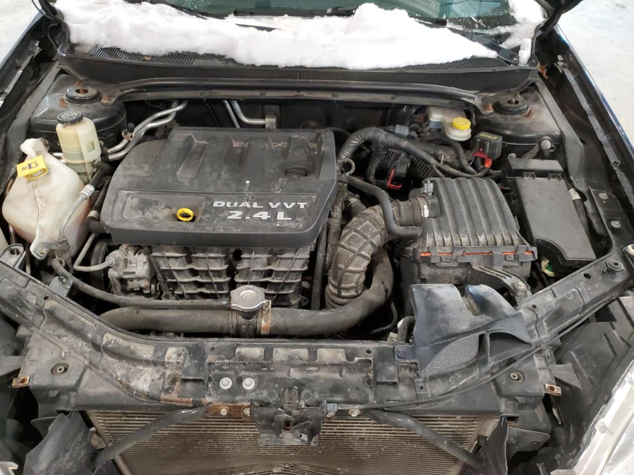 2013 Chrysler 200 - Image 11