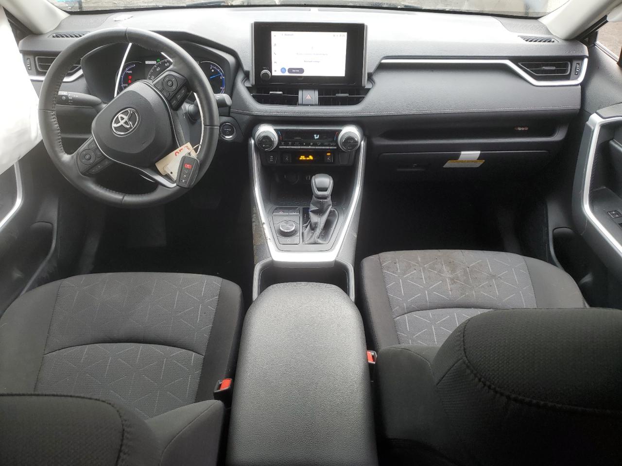 2024 Toyota RAV 4 - Image 8