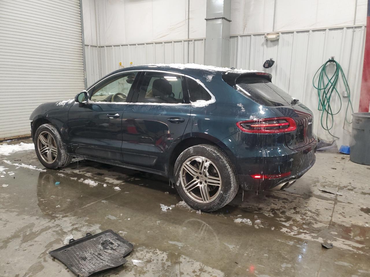 2017 Porsche Macan - Image 2