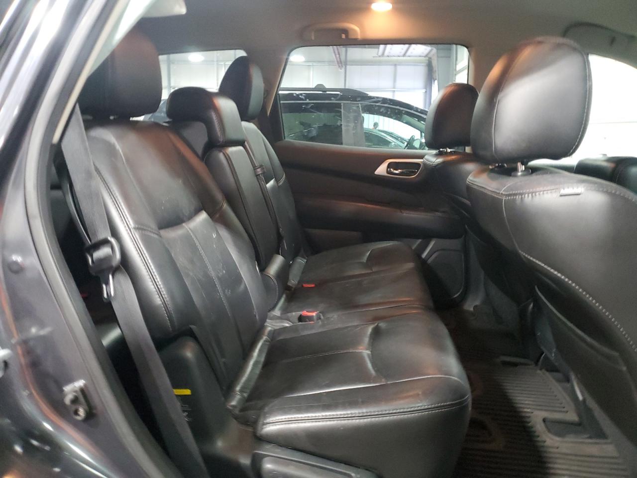 2014 Nissan Pathfinder - Image 12